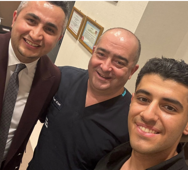 Klinik satış ekibi CRM üzerinde çalışırken — aynı lead'lerden daha fazla randevu